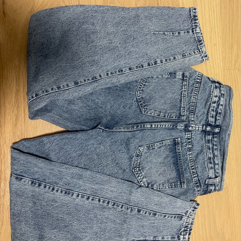 JEANS - Picture 2 of 3